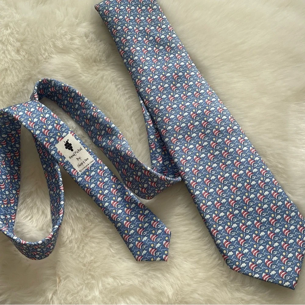 Vineyard Vines Blue Whimsical Sailboat Mens 100% Silk Neck Tie Made in USA